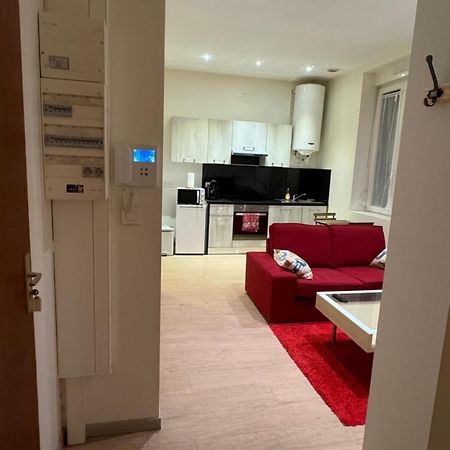 Apartamento Christelle Romilly-sur-Seine Exterior foto